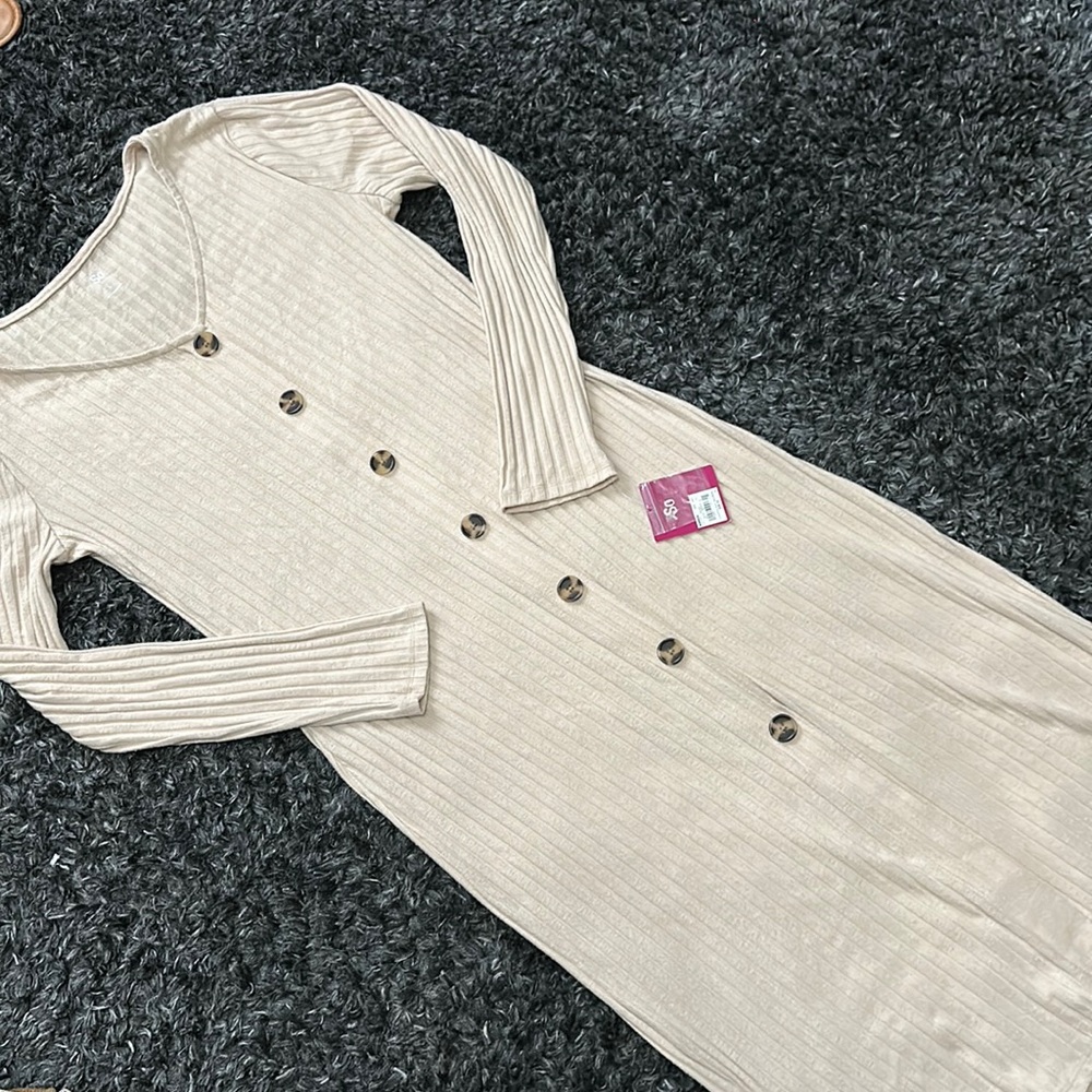 CREAM COLORED LONG SLEEVE MAXI DRESS WITH BUTTONS
